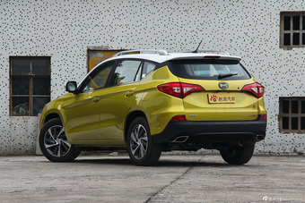 2016款比亚迪宋2.0TID自动尊贵型