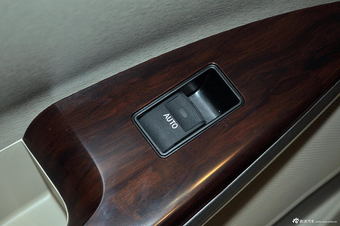 2013款威飒2.7L四驱豪华版