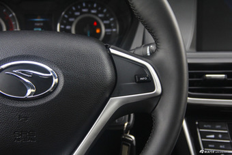 2015款V5菱致plus 1.5L手动智趣型