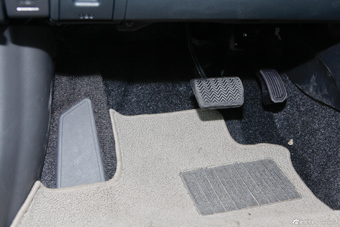 2013款卡罗拉特装版1.8L CVT至酷版GL-i