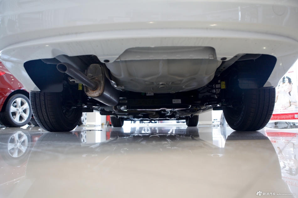 2013款爱唯欧三厢1.4SL自动时尚天窗版