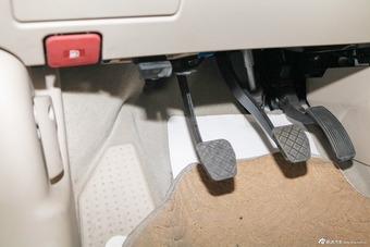 2013款艾瑞泽7 1.6手动致享版