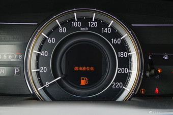 2016款艾力绅2.4L自动豪华版