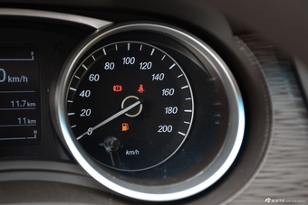 2016款宝骏730 1.5L手动标准版5座