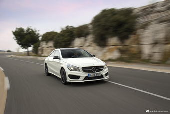 奔驰CLA250官方图