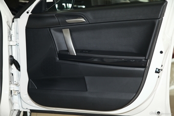 2014款MG6 1.8T掀背自动性能版