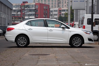 2015款雪铁龙C4L 1.8L自动尊贵型
