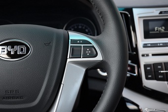 2016款比亚迪e5豪华型