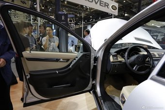 2014款奔驰R320 4MATIC豪华型