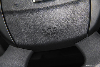 2016款众泰Z300 1.5L手动豪华型