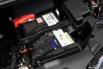 2015款比亚迪M6 2.4L自动豪华型