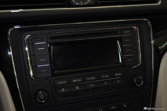 2014款 新帕萨特 1.8TSI DSG 尊荣版