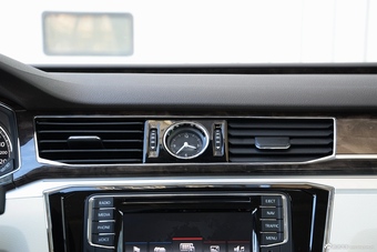 2016款帕萨特2.0T自动至尊版380TSI