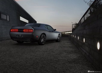 2015款Dodge Challenger