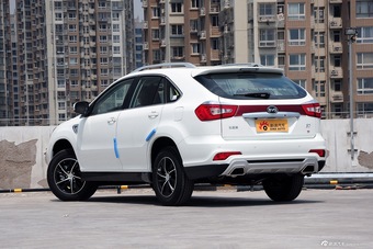 2015款比亚迪S7 1.5T手动尊贵版