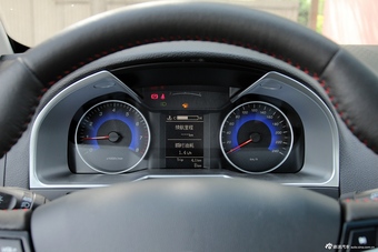 2015款吉利新帝豪三厢1.5L手动向上版