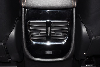 2015款宝骏560 1.8L手动精英型