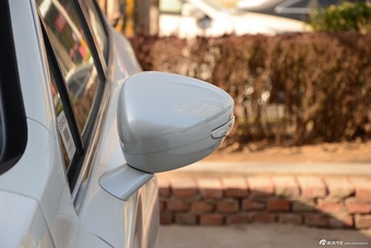 2016款东风A9 1.8T自动豪华型