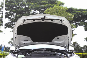 2015款英菲尼迪Q50L 2.0T自动舒适版