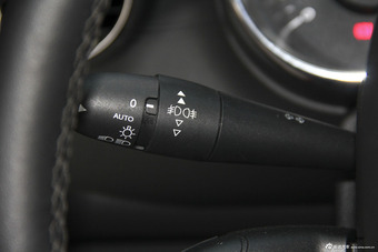 2015款标致3008 1.6自动THP罗兰·加洛斯版