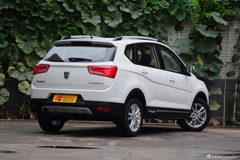 2015款 宝骏560 1.8L手动舒适型