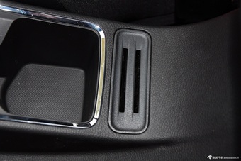 2015款宝骏560 1.8L手动精英型