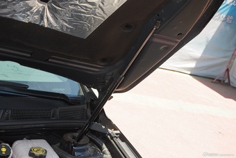 2015款荣威950 2.0T豪华行政版