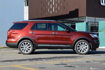 2016款探险者2.3T自动精英版