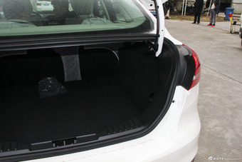 2015款福克斯三厢1.6L自动舒适型