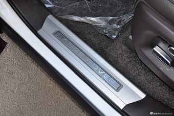 2015款揽胜 3.0 SC V6 Vogue SE 创世加长版