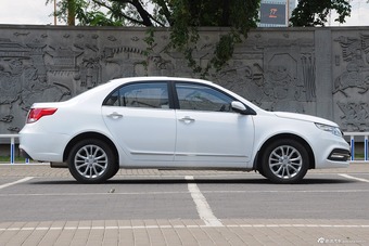 2015款吉利远景1.3T手动尊贵型