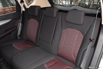 2015款 宝骏560 1.8L手动舒适型