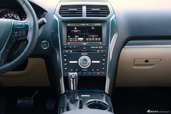 2016款探险者2.3T自动精英版