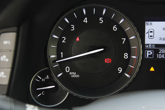 2015款英菲尼迪Q70L 2.5L奢华版