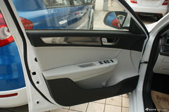 2011款中华H530 1.6L手动豪华型图片