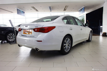 2014款英菲尼迪Q50 3.7自动豪华型到店实拍