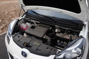 2014款奔奔1.4L自动尊贵天窗型