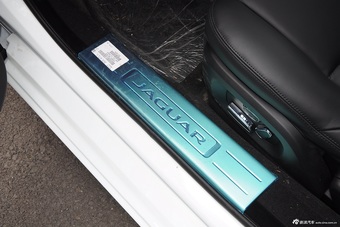 2015款捷豹XJL80周年版