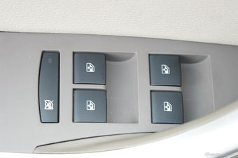 2013款英朗GT 1.8L自动时尚型图片