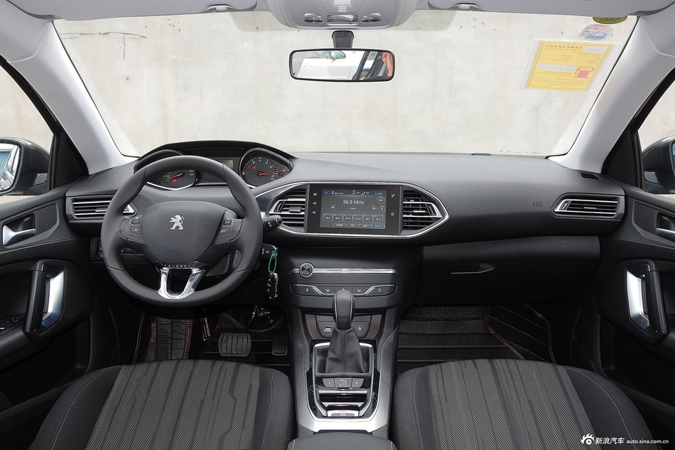2015款东风标致308S 1.6T自动劲驰版