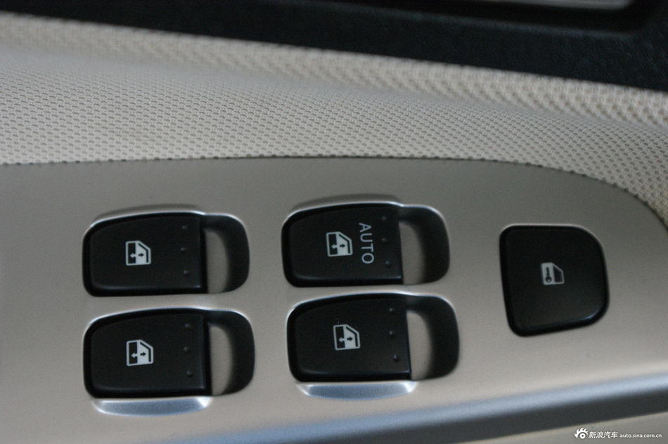 2011款骏捷FSV 1.5L手动舒适型