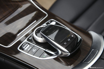 2015款奔驰C级C200L 2.0T自动运动版