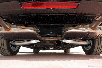 2015款荣威950 1.8T精英版