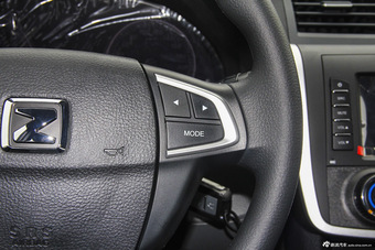 2016款众泰Z300 1.5L手动豪华型