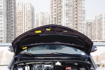 2015款比亚迪M6 2.4L自动豪华型