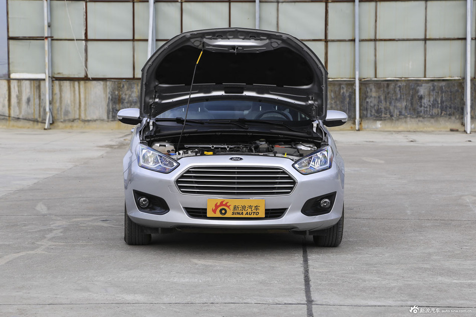 2015款福睿斯1.5L自动舒适型