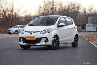 2014款奔奔1.4L自动尊贵天窗型图片