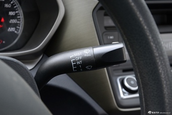 2016款海马M3 1.5L自动舒适型