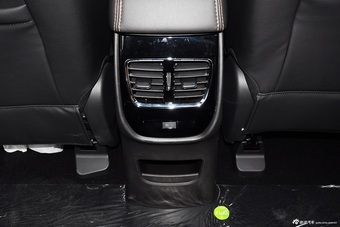 2015款宝骏560 1.8L手动精英型