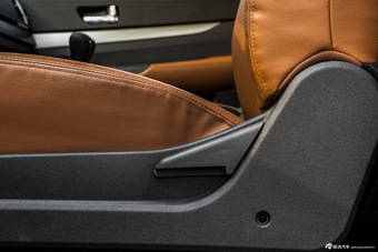 2016款中兴威虎TUV 2.8T手动五十铃柴油两驱豪华型